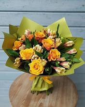 Букет цветов из:  Альстромерии и Розы в Сапроново