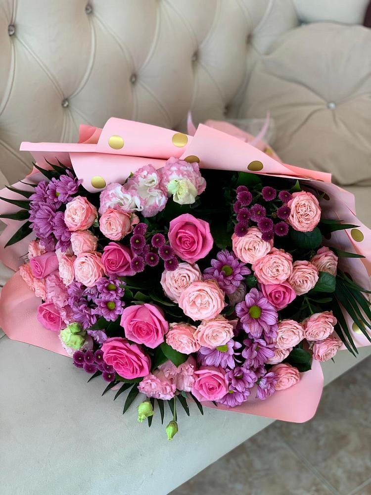 Букет цветов из: Хризантемы, Розы и Лизиантусы в Сапроново