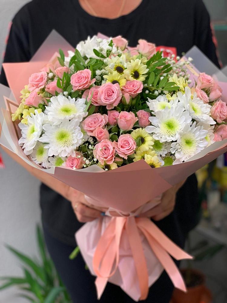 Букет цветов из: Розы и Хризантемы в Сапроново