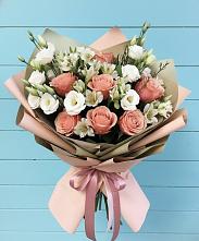 Букет цветов из:  Розы, Альстромерии и Лизиантусы в Сапроново