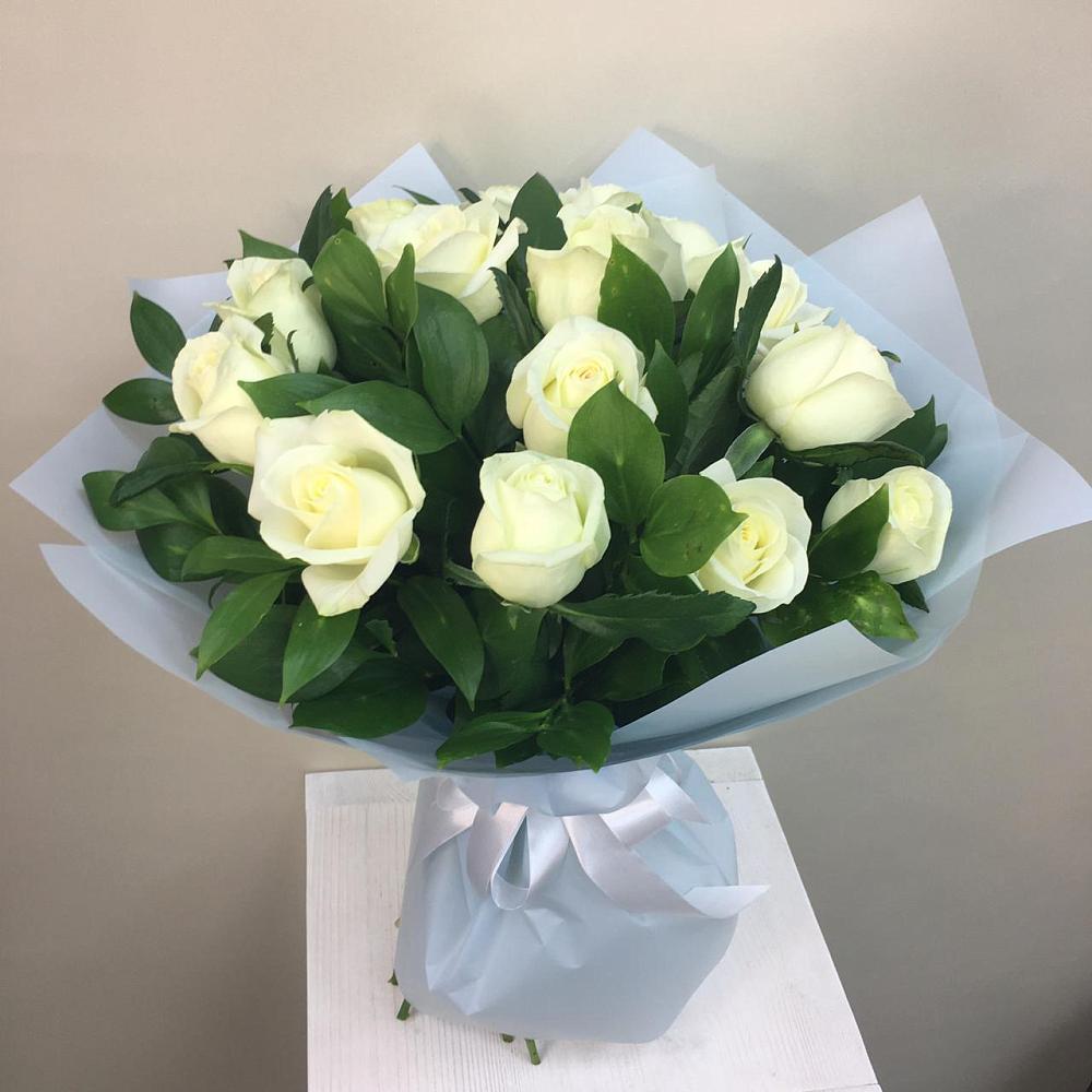 Букет 15 Белых роз Проуд в Сапроново