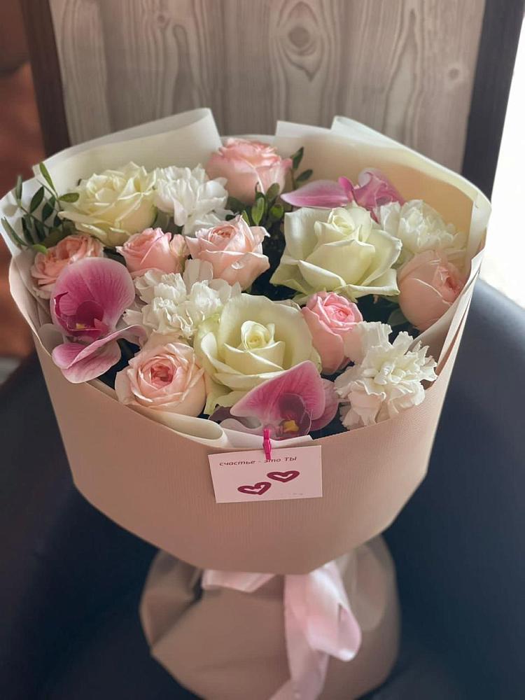 Букет цветов из: Орхидеи, Розы и Гвоздики в Сапроново