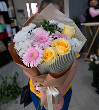 Букет цветов из:  Герберы, Розы и Хризантемы в Сапроново