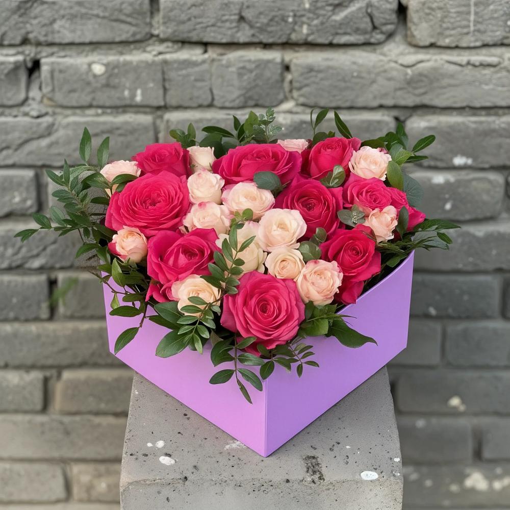 Цветочная композиция из Розы в коробке в Сапроново