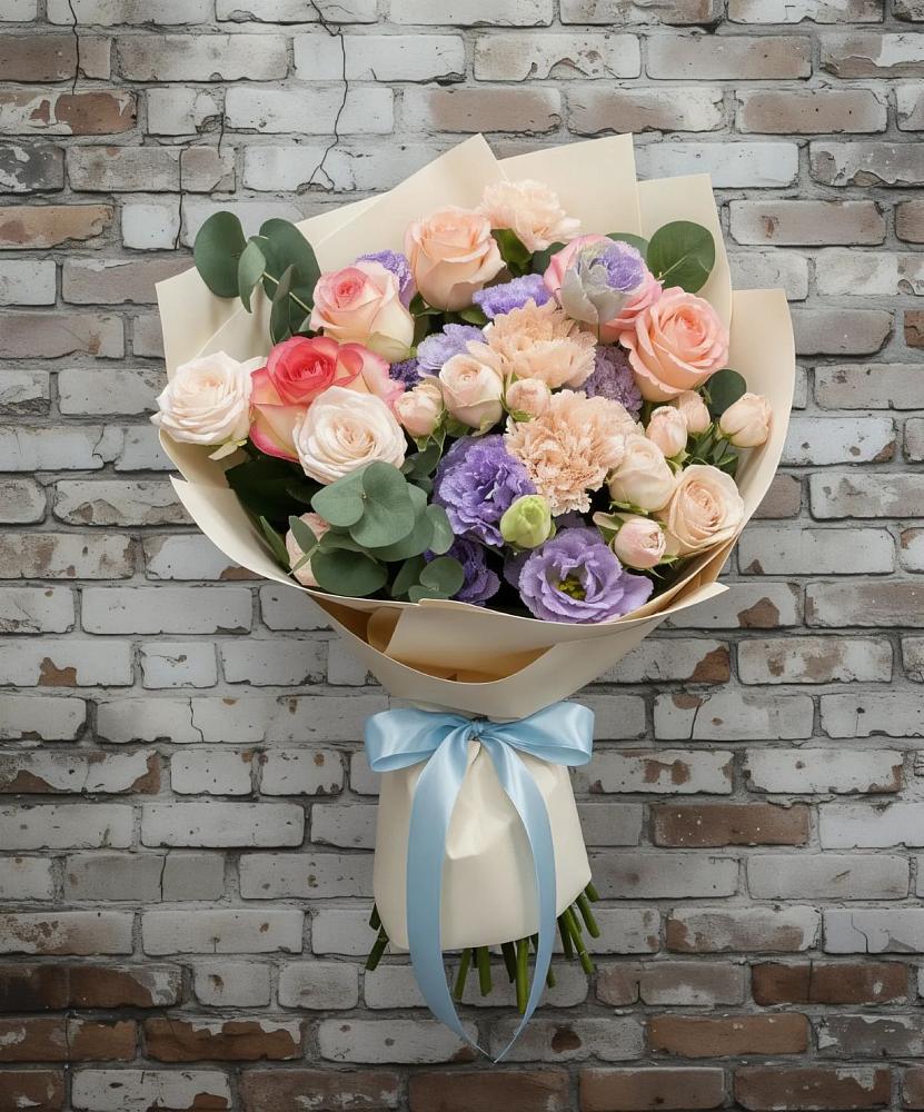 Букет цветов из: Розы, Лизиантусы и Гвоздики в Сапроново