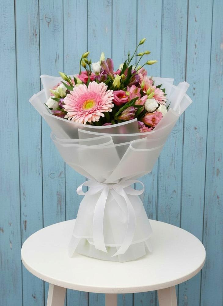 Букет цветов из: Герберы, Альстромерии и Лизиантусы в Сапроново