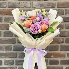 Букет цветов из:  Лизиантусы и Розы в Сапроново