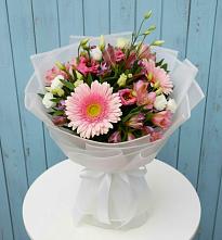 Букет цветов из:  Герберы, Альстромерии и Лизиантусы в Сапроново
