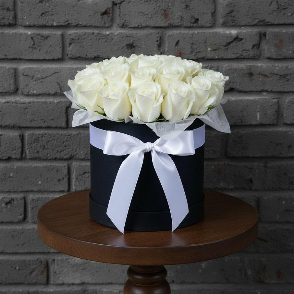 Цветочная композиция из Розы в шляпной коробке в Сапроново