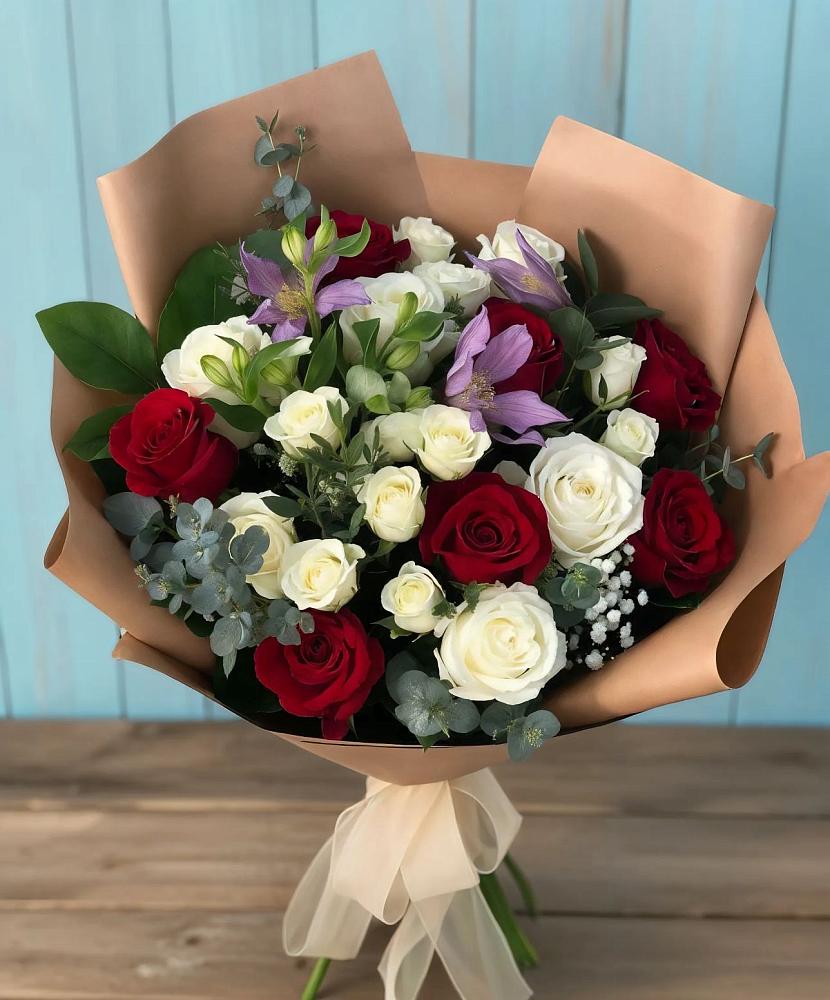 Букет цветов из: Розы и Альстромерии в Сапроново