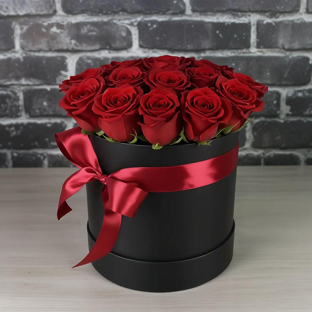 Цветочная композиция из Розы в шляпной коробке в Сапроново