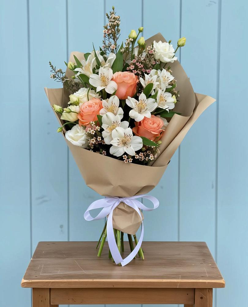 Букет цветов из: Альстромерии, Лизиантусы, Розы и Хризантемы в Сапроново