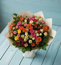 Букет Микс из разноцветных кустовых роз в Сапроново